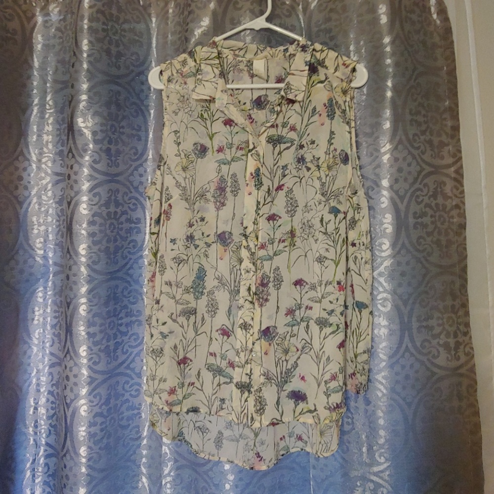 Floral button up top